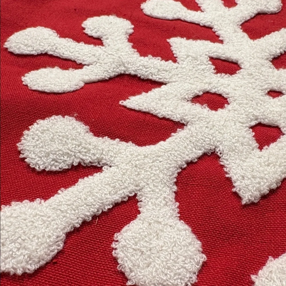 3 SAFAVIEH Boucle Snowflake Let it Snow 18 x18 Red Festive Holiday Pillow Covers